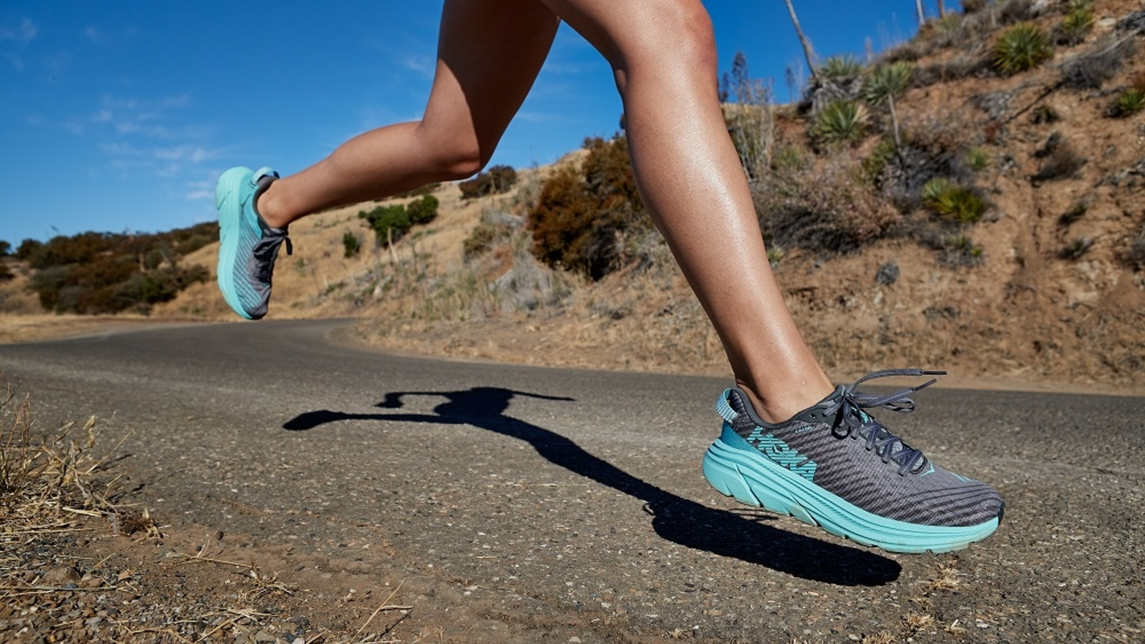 What are the pros and cons of running in cleats?